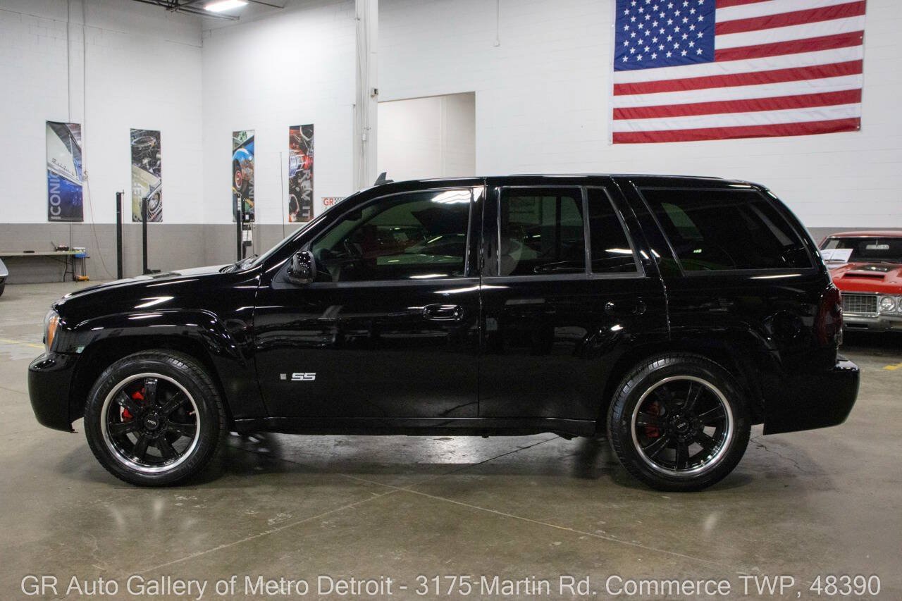 Used 2008 Chevrolet TrailBlazer SS w/ Sun And 6-Disc Cd Package AWD/4WD image 3