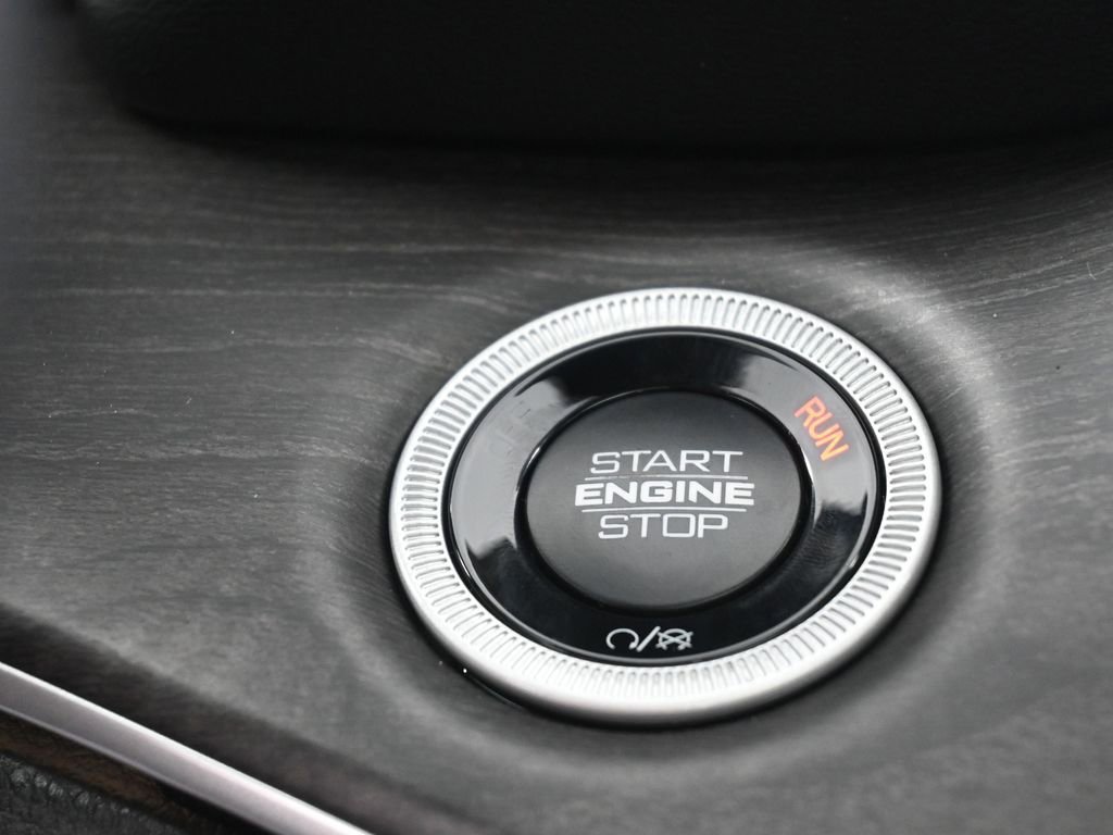 New 2025 Jeep Grand Cherokee Limited w/ Trailer Tow Package image 26