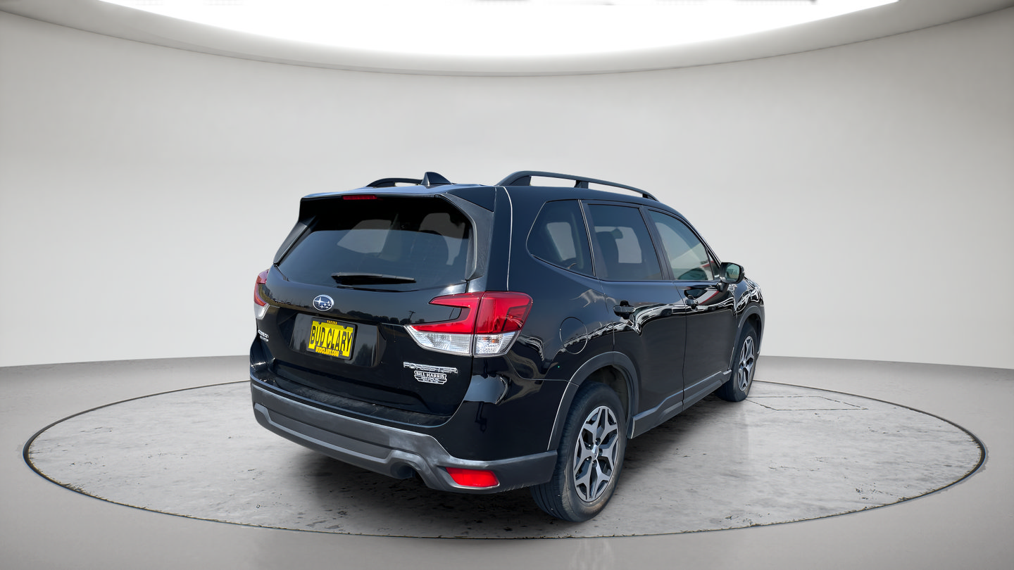 Used 2019 Subaru Forester Premium AWD/4WD image 3