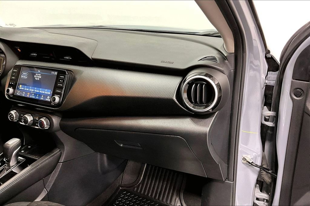 Used 2023 Nissan Kicks SV image 19