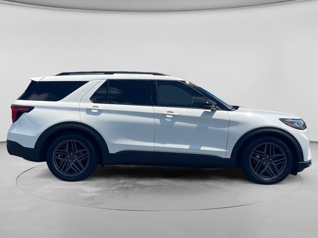 Used 2025 Ford Explorer ST AWD/4WD image 8