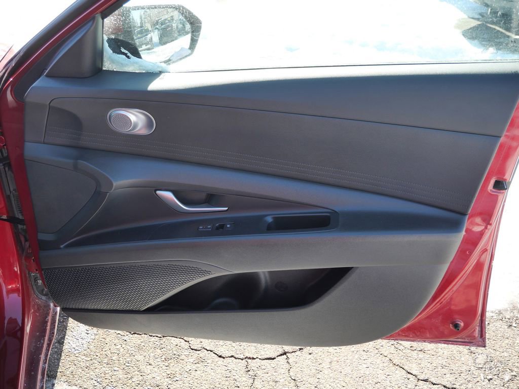 Used 2024 Hyundai Elantra SEL image 14