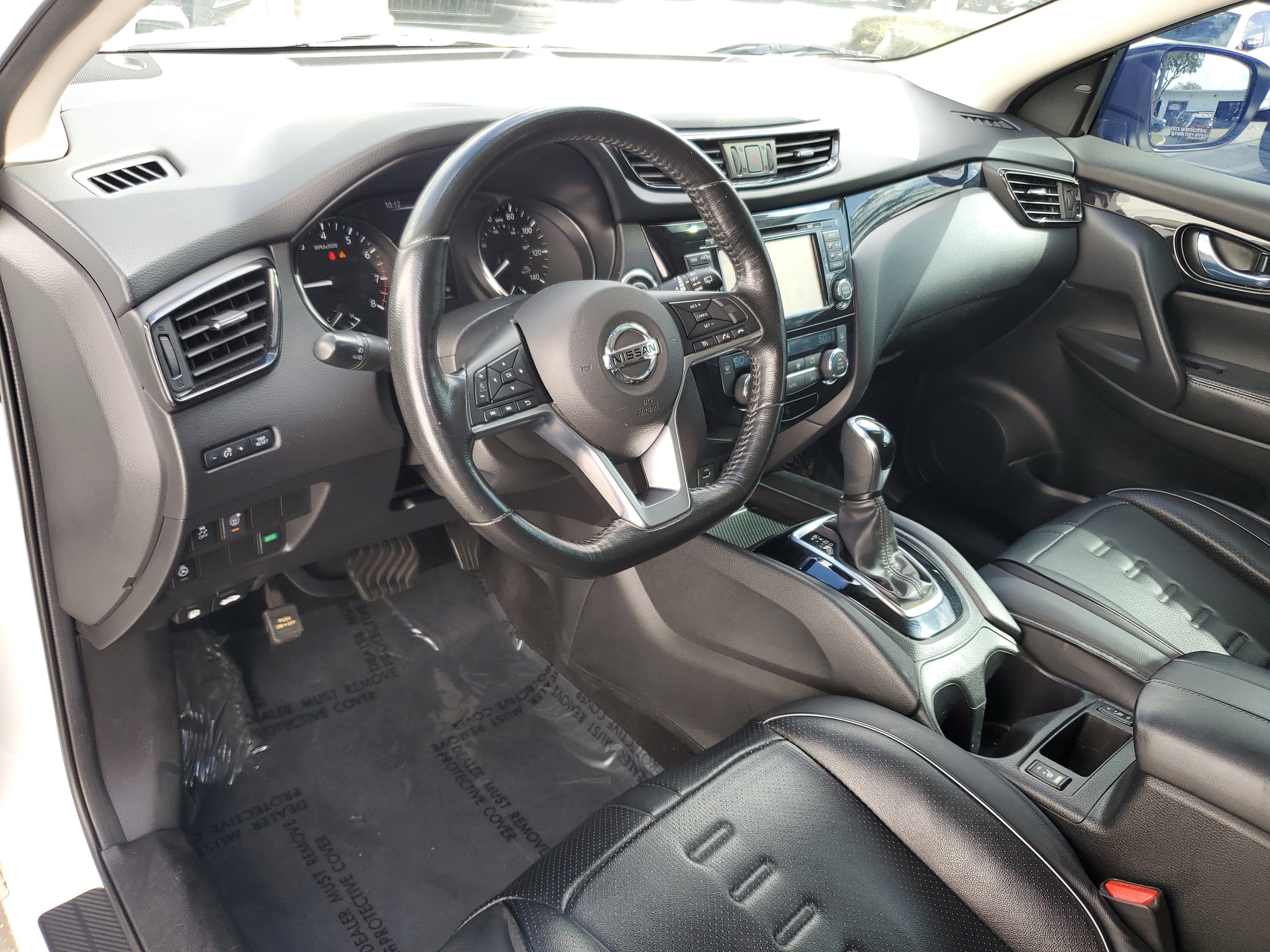 Used 2017 Nissan Rogue Sport SV w/ SV Premium Package image 19