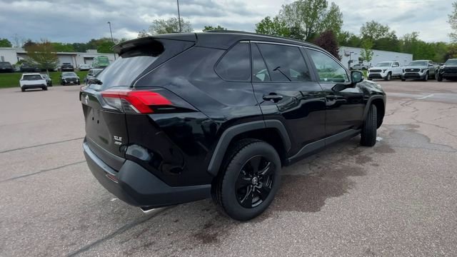 Used 2025 Toyota RAV4 XLE AWD/4WD image 2