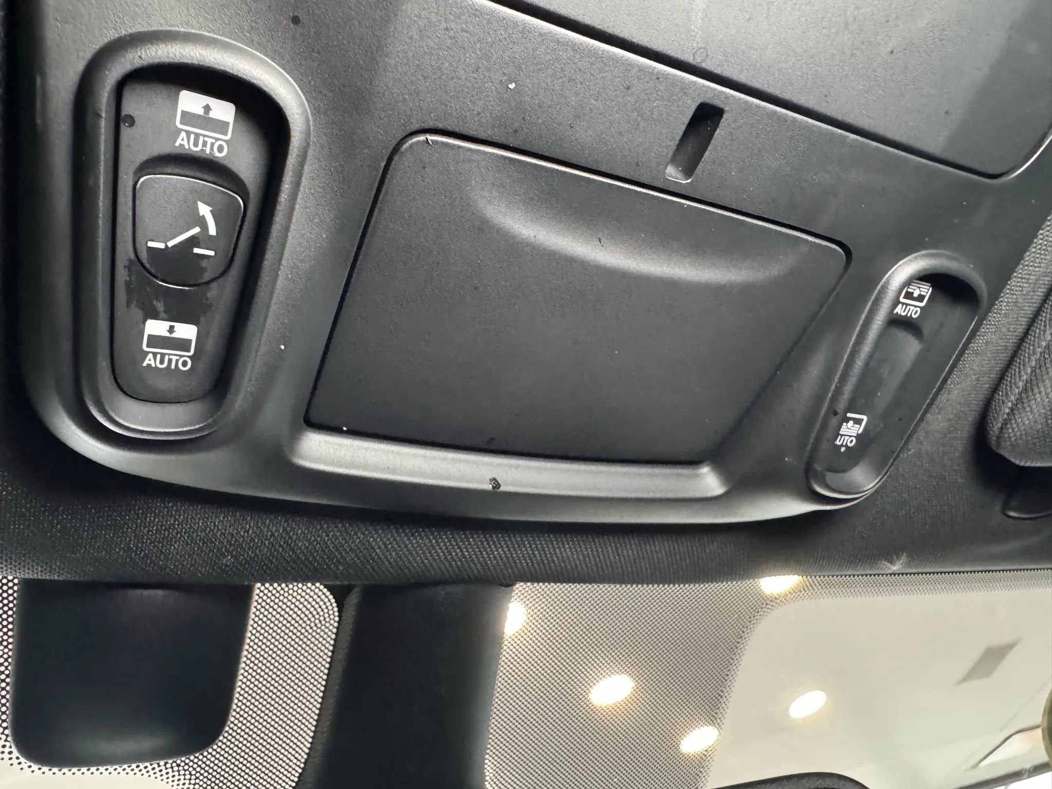 Used 2019 Chrysler Pacifica Touring-L Plus w/ Advanced Safetytec Group FWD image 40