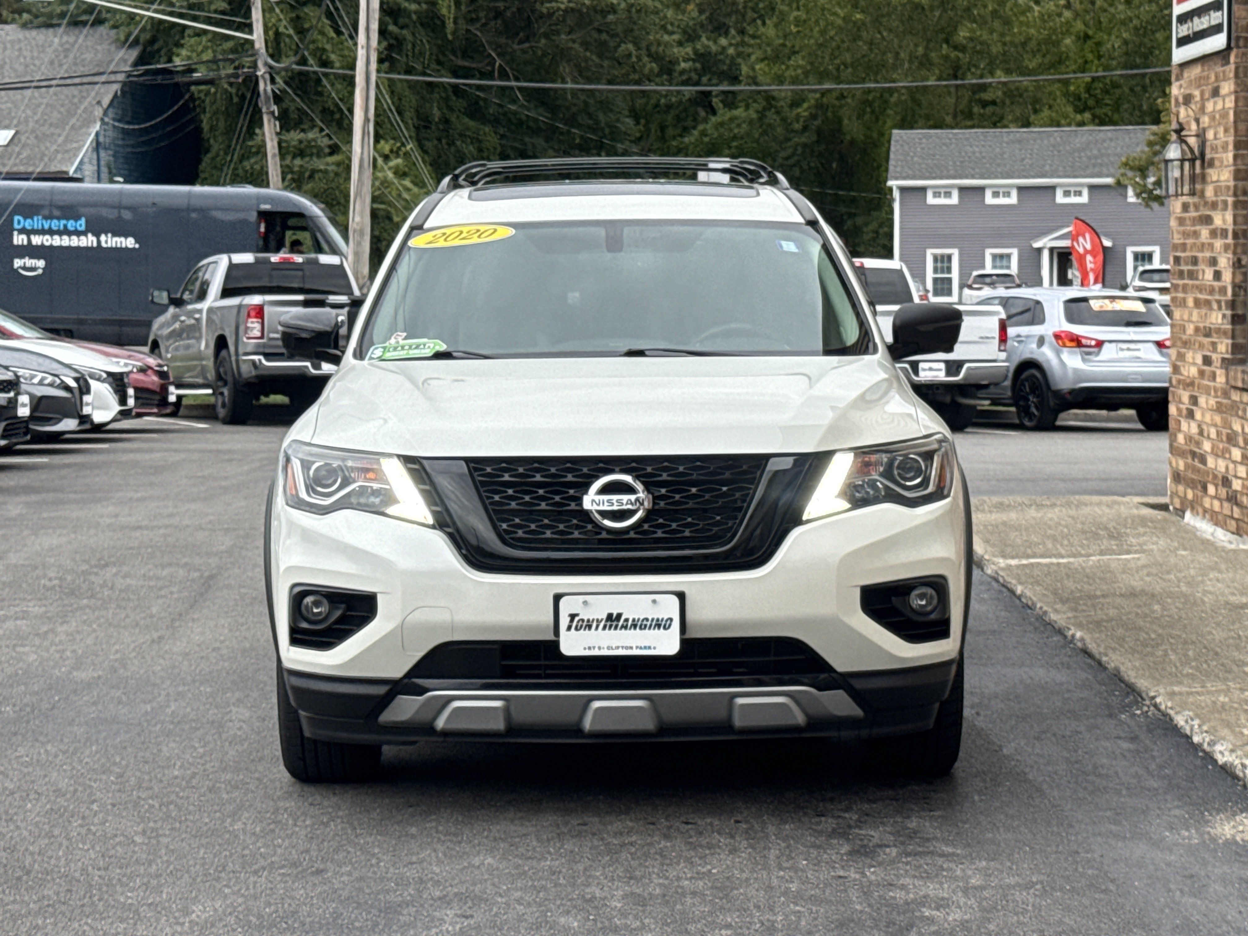 Used 2020 Nissan Pathfinder SL AWD/4WD image 8