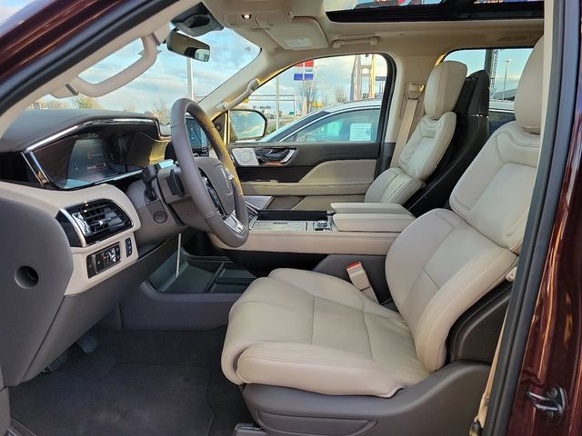New 2023 Lincoln Navigator L Reserve AWD/4WD image 6
