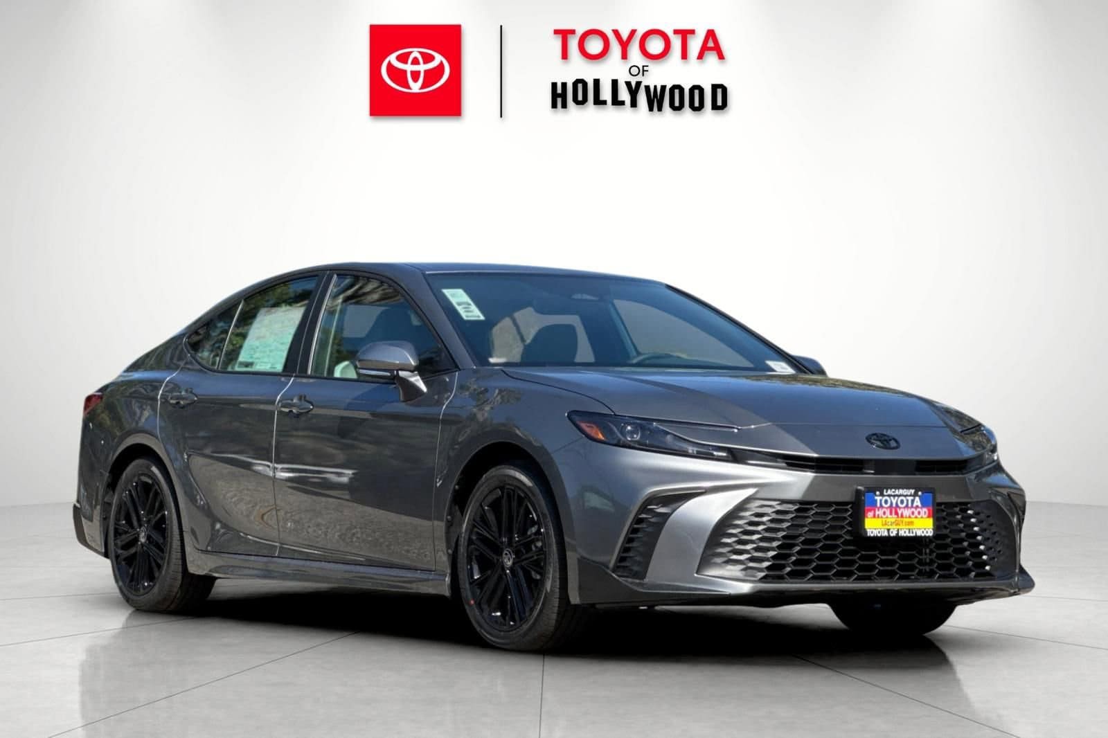 New 2026 Toyota Camry SE FWD image 1