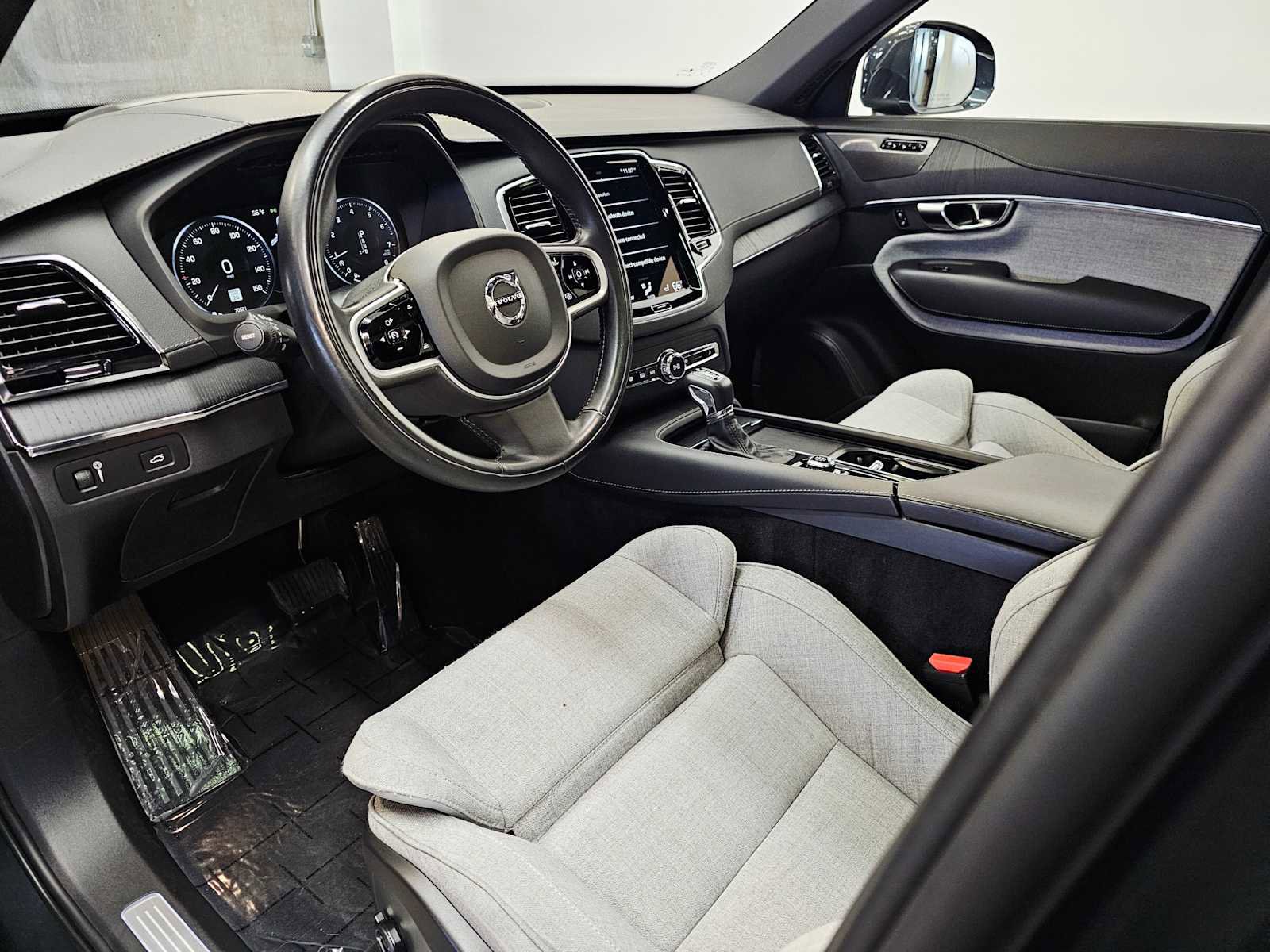 Used 2021 Volvo XC90 T6 Inscription w/ Advanced Package AWD/4WD image 2