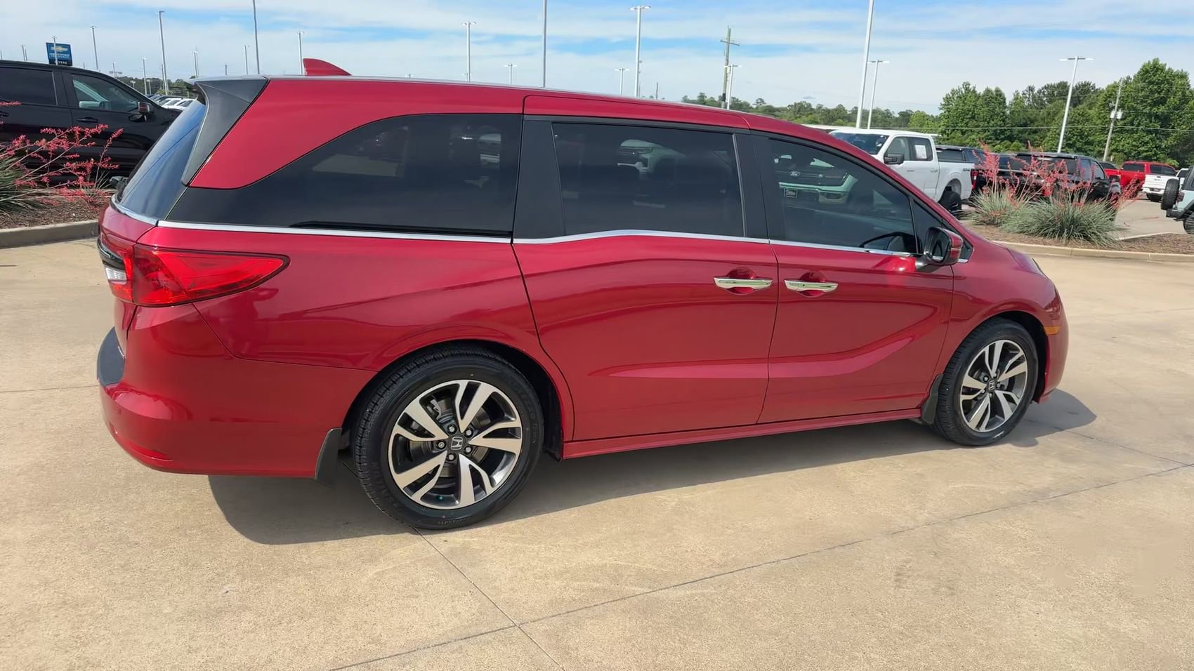 Used 2023 Honda Odyssey Touring image 9
