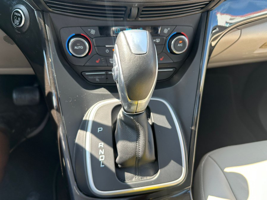 Used 2017 Ford C-MAX Titanium w/ Interior Protection Package FWD image 24