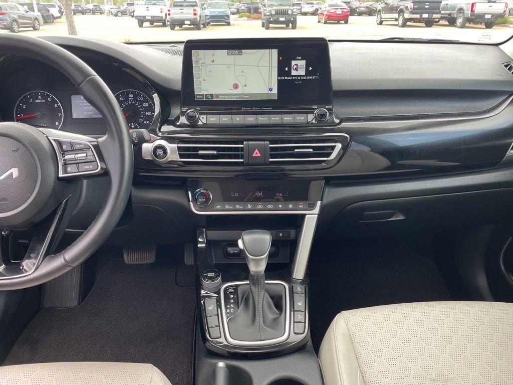 Used 2023 Kia Seltos EX image 12