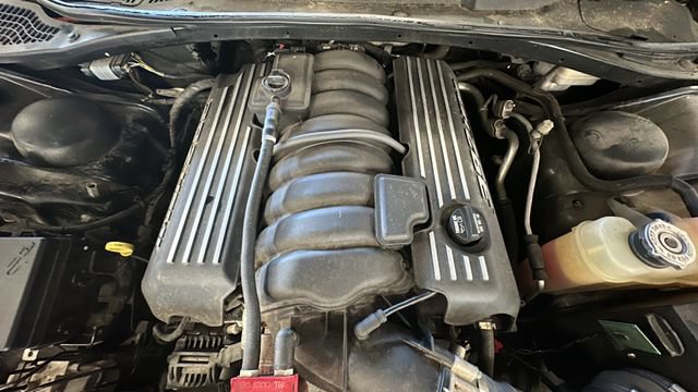 Used 2015 Dodge Challenger SRT w/ Technology Group RWD image 25