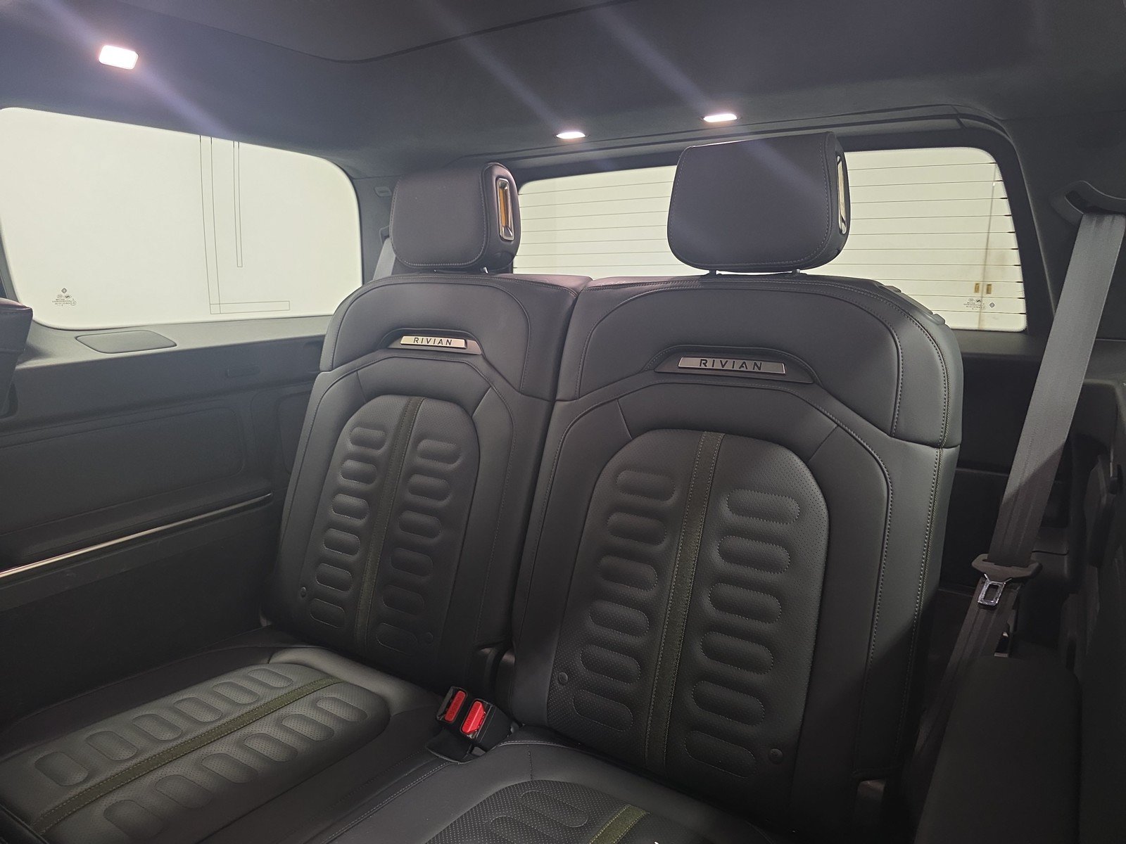 Used 2024 Rivian R1S Adventure AWD/4WD image 22