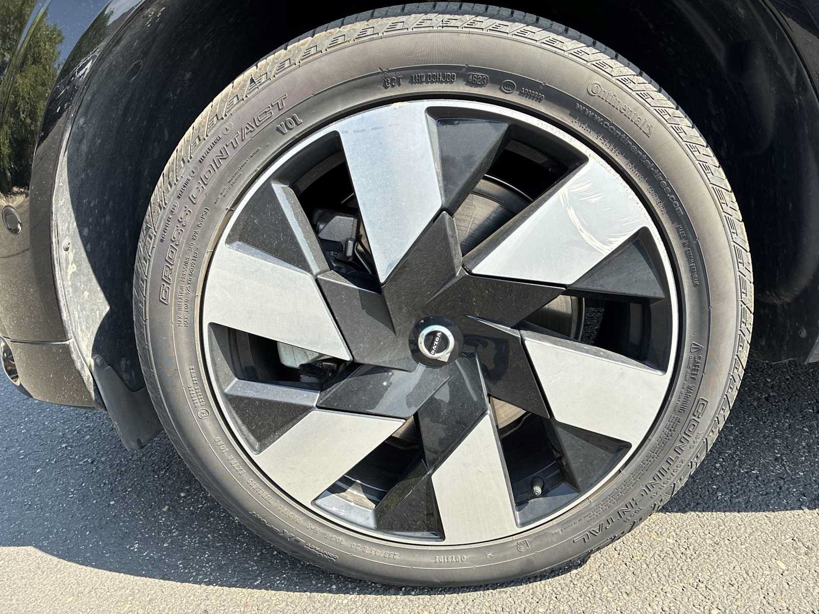 Used 2024 Volvo XC60 T8 Plus w/ Protection Package Premier AWD/4WD image 18