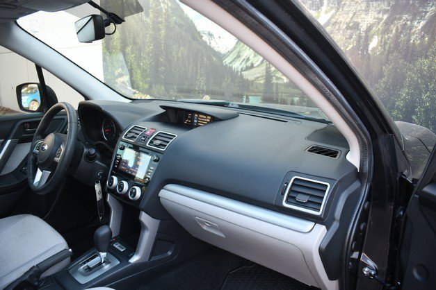 Used 2017 Subaru Forester 2.5i Premium w/ All-Weather Package AWD/4WD image 25