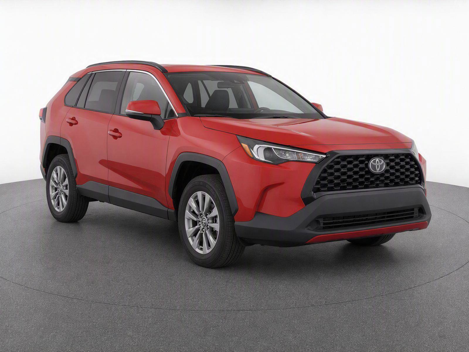 Used 2022 Toyota Corolla Cross LE FWD image 2