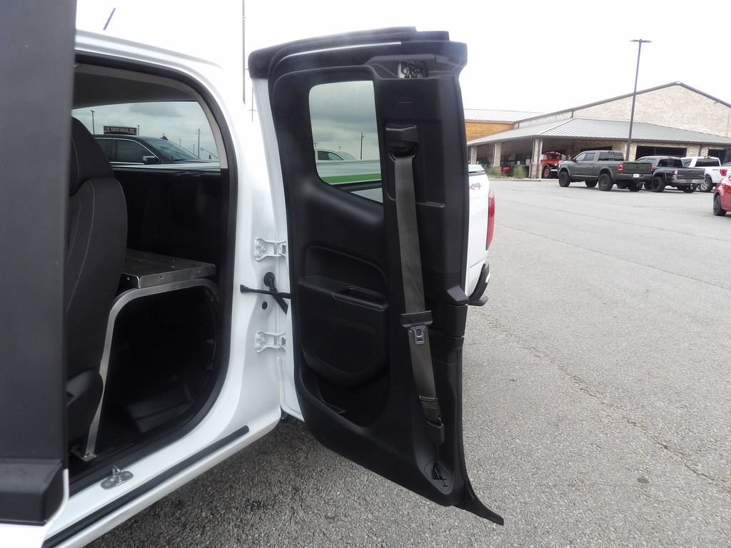 Used 2022 Chevrolet Colorado LT AWD/4WD image 27