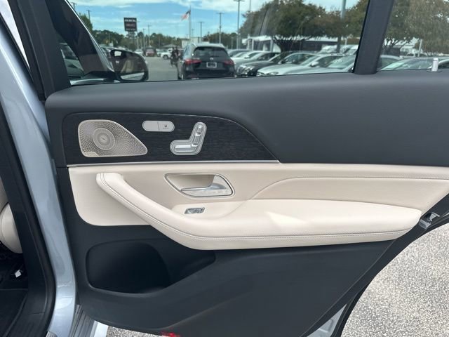 Used 2025 Mercedes-Benz GLS 450 4MATIC image 33