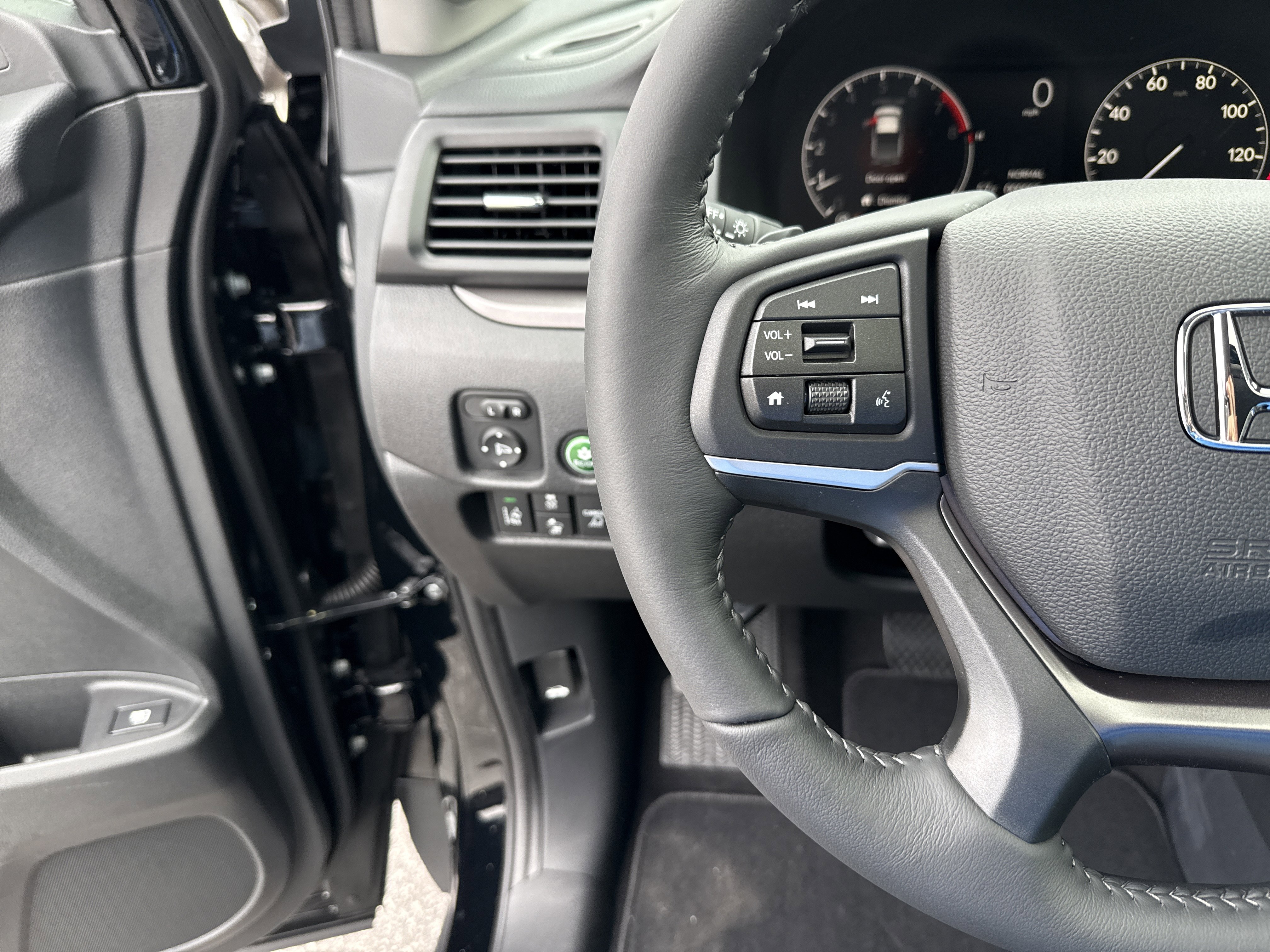 New 2026 Honda Ridgeline RTL image 17