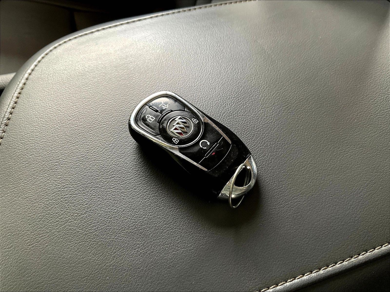 Used 2021 Buick Enclave Essence FWD image 35