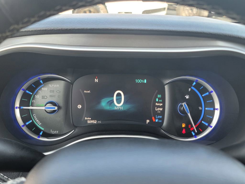 Certified 2023 Chrysler Pacifica Touring-L image 36