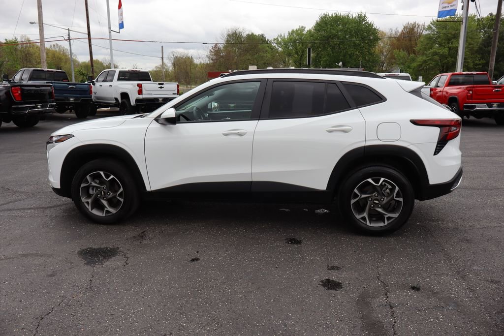 Used 2025 Chevrolet Trax LT w/ Driver Confidence Package FWD image 36