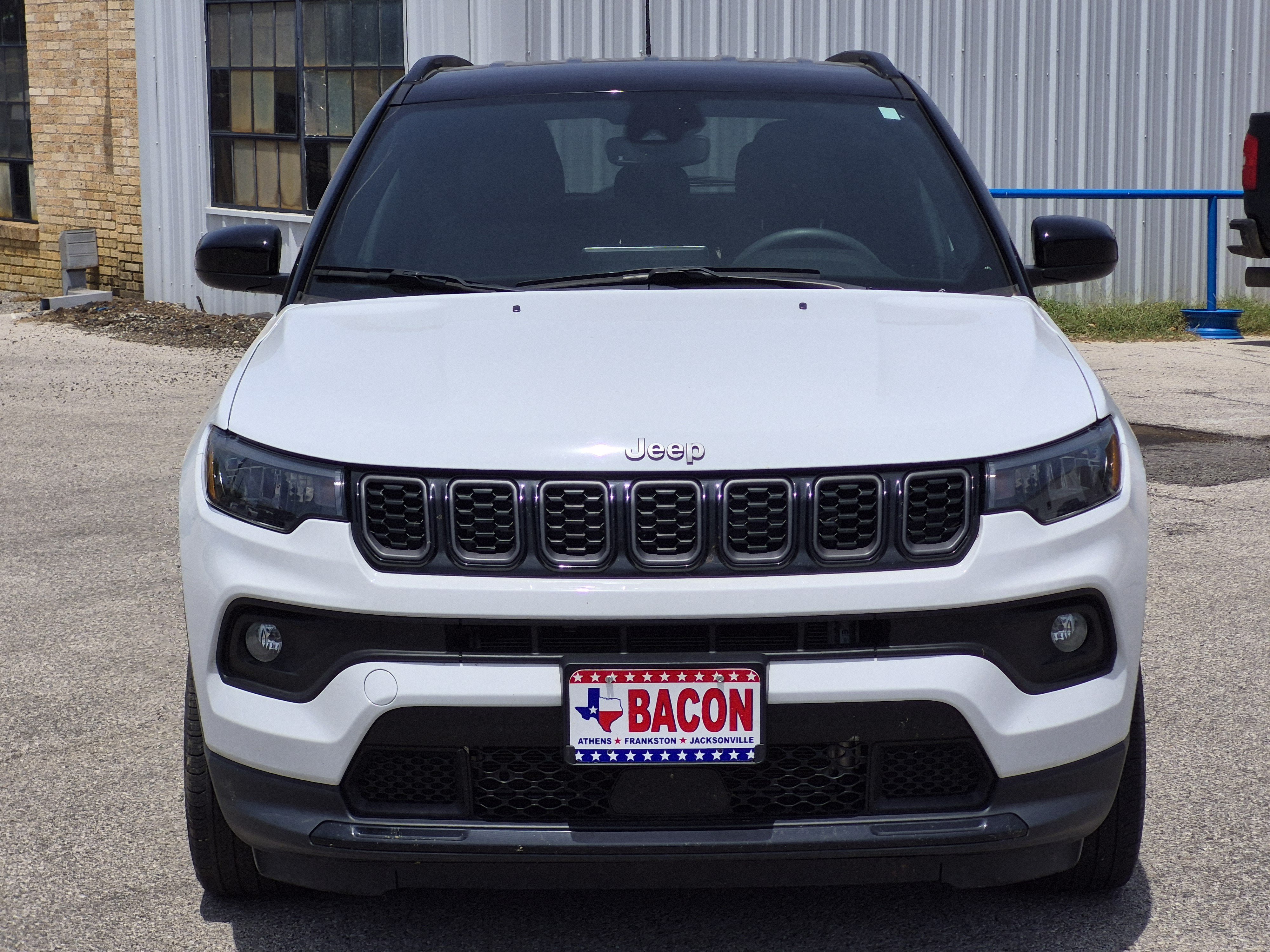 Used 2024 Jeep Compass Latitude w/ Convenience Group AWD/4WD image 2