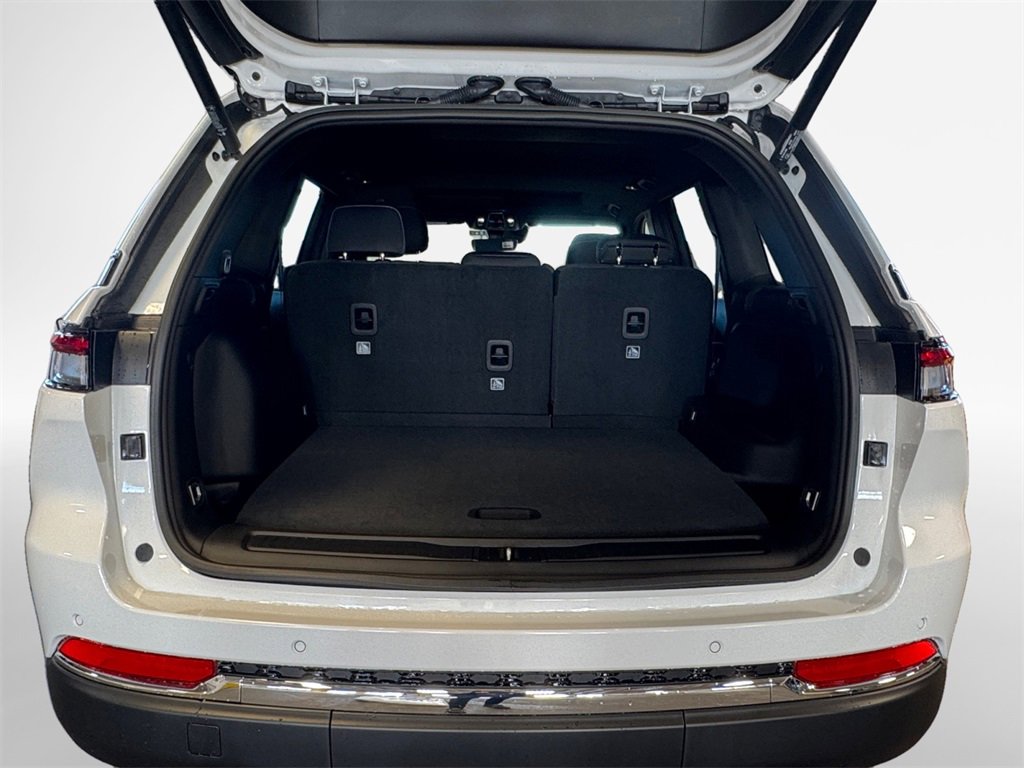 New 2025 Jeep Grand Cherokee Laredo X w/ Luxury Tech Group I image 25