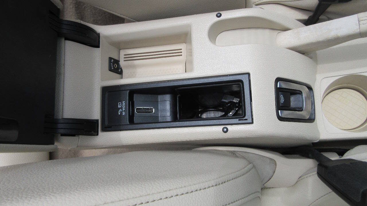 Used 2011 Volkswagen Eos Komfort FWD image 31