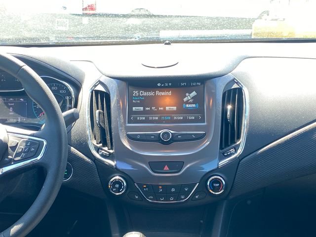 Used 2018 Chevrolet Cruze LT w/ Convenience Package FWD image 24