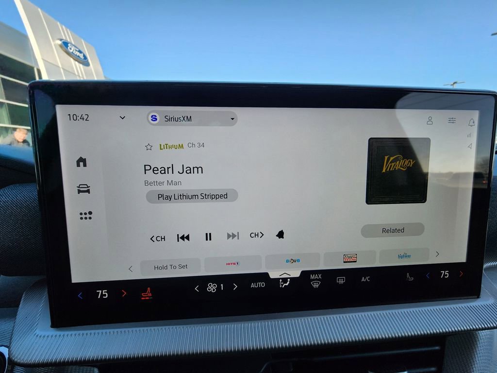 New 2026 Ford Explorer Active image 14