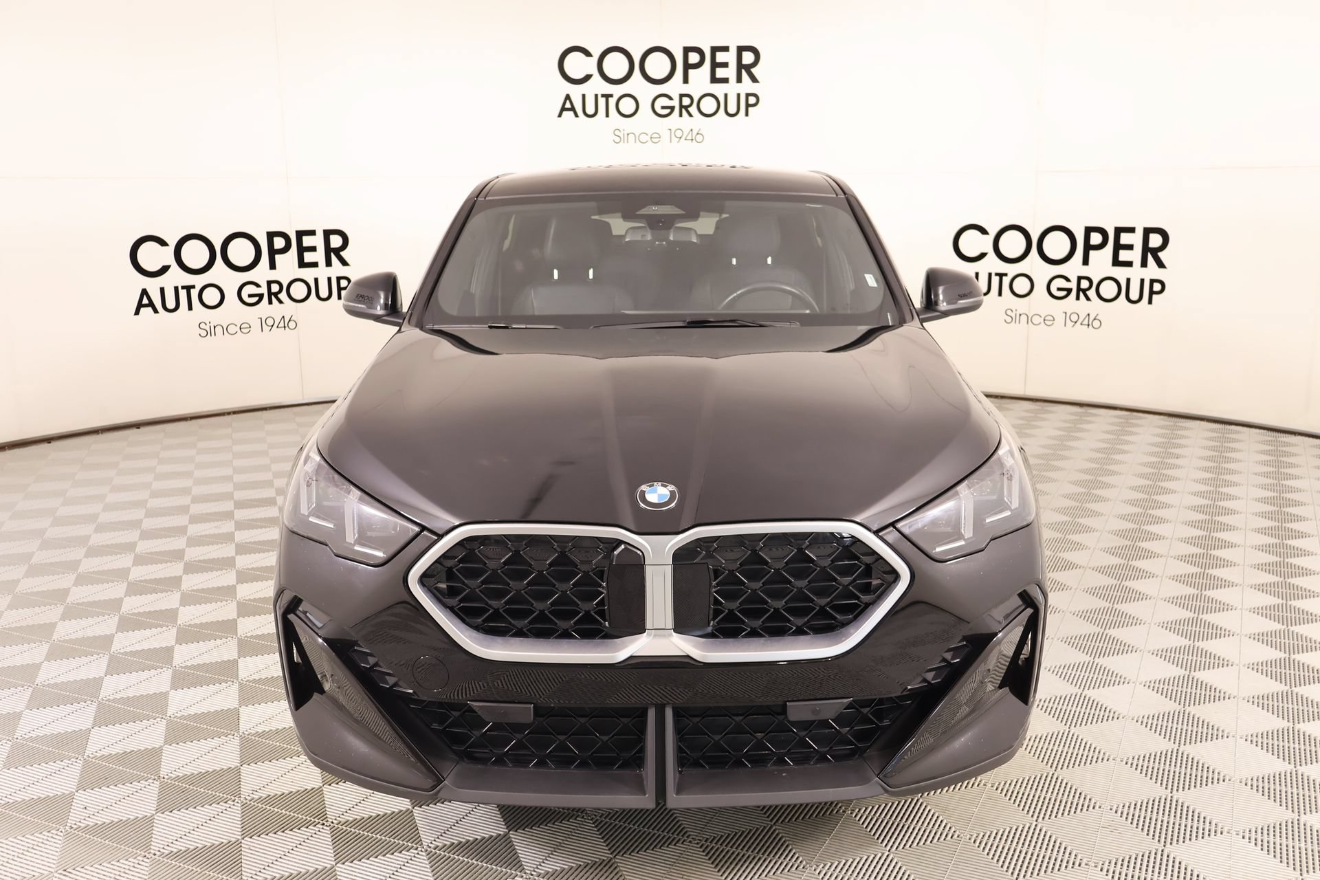 Used 2026 BMW X2 xDrive28i AWD/4WD image 9