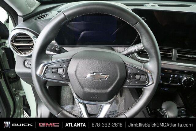 Used 2025 Chevrolet Trax ACTIV w/ Sunroof Package FWD image 8
