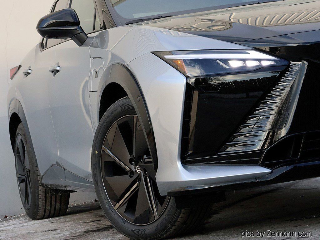 New 2026 Lexus RZ 450e AWD image 4