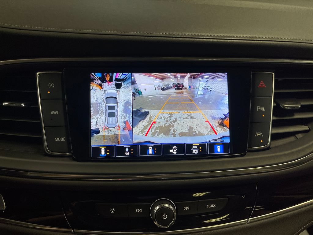 Used 2024 Buick Enclave Avenir w/ Avenir Technology Package AWD/4WD image 26