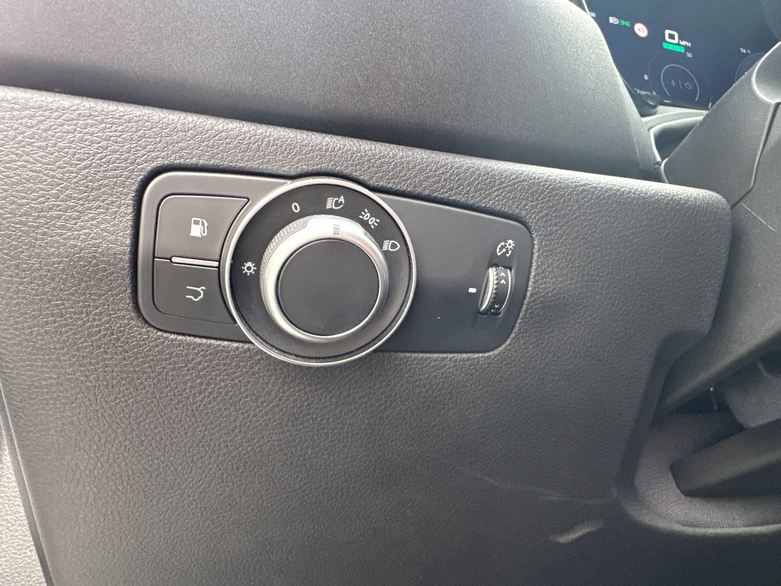 Used 2024 Alfa Romeo Stelvio Ti image 38