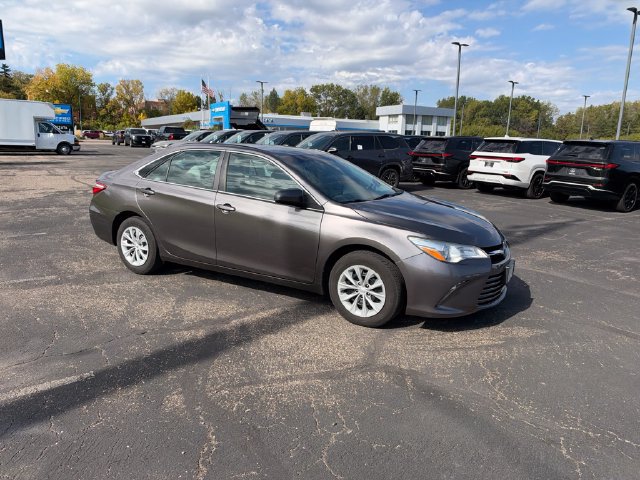 Used 2017 Toyota Camry LE FWD image 9