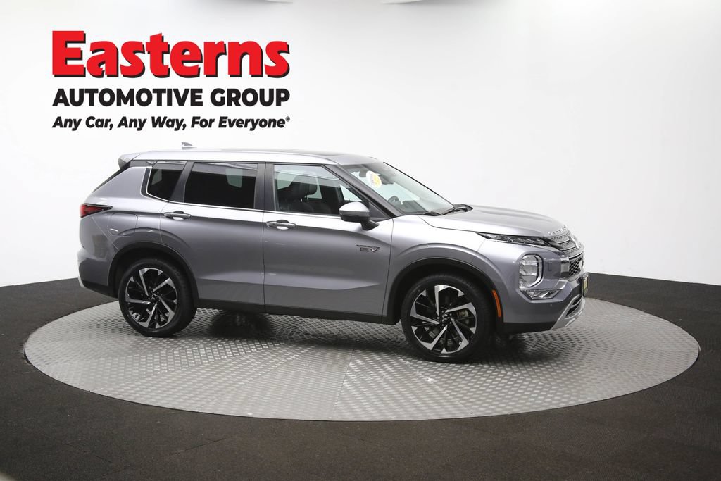 Used 2023 Mitsubishi Outlander SE AWD/4WD image 47
