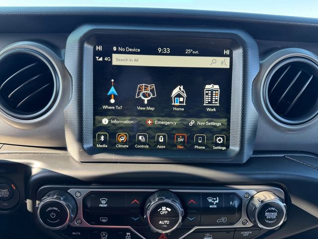 Used 2023 Jeep Gladiator Willys image 21