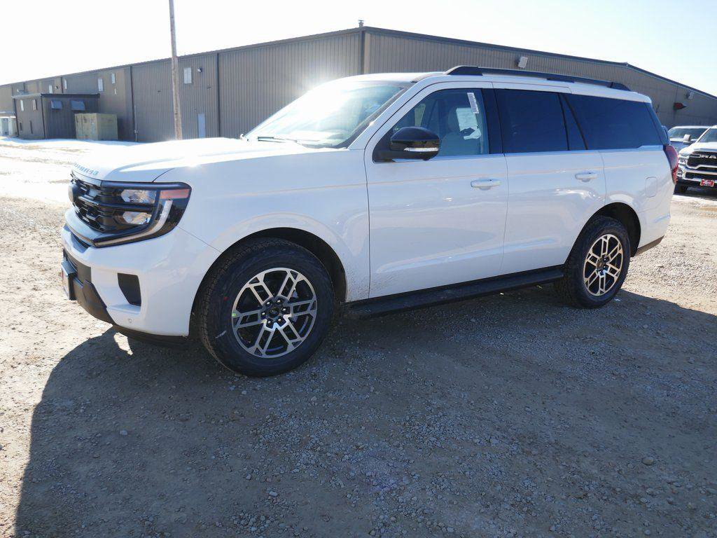 New 2026 Ford Expedition Active image 7
