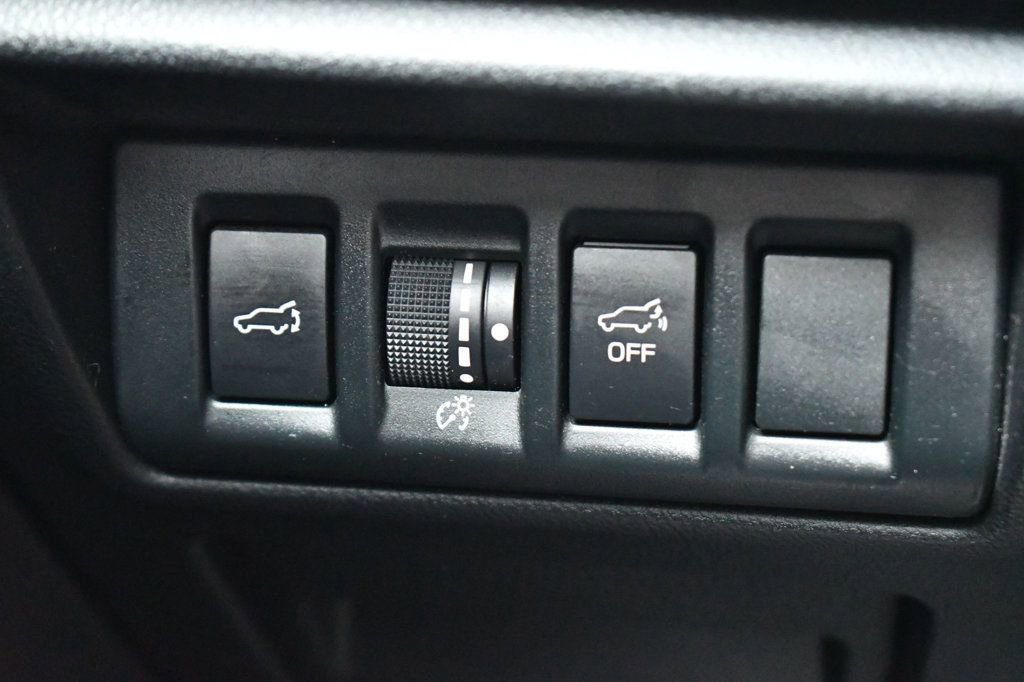 Used 2020 Subaru Outback Premium image 23