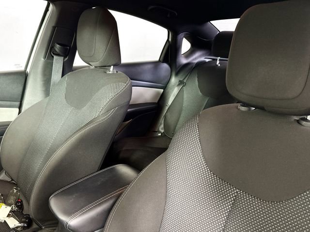 Used 2015 Dodge Dart SXT image 2