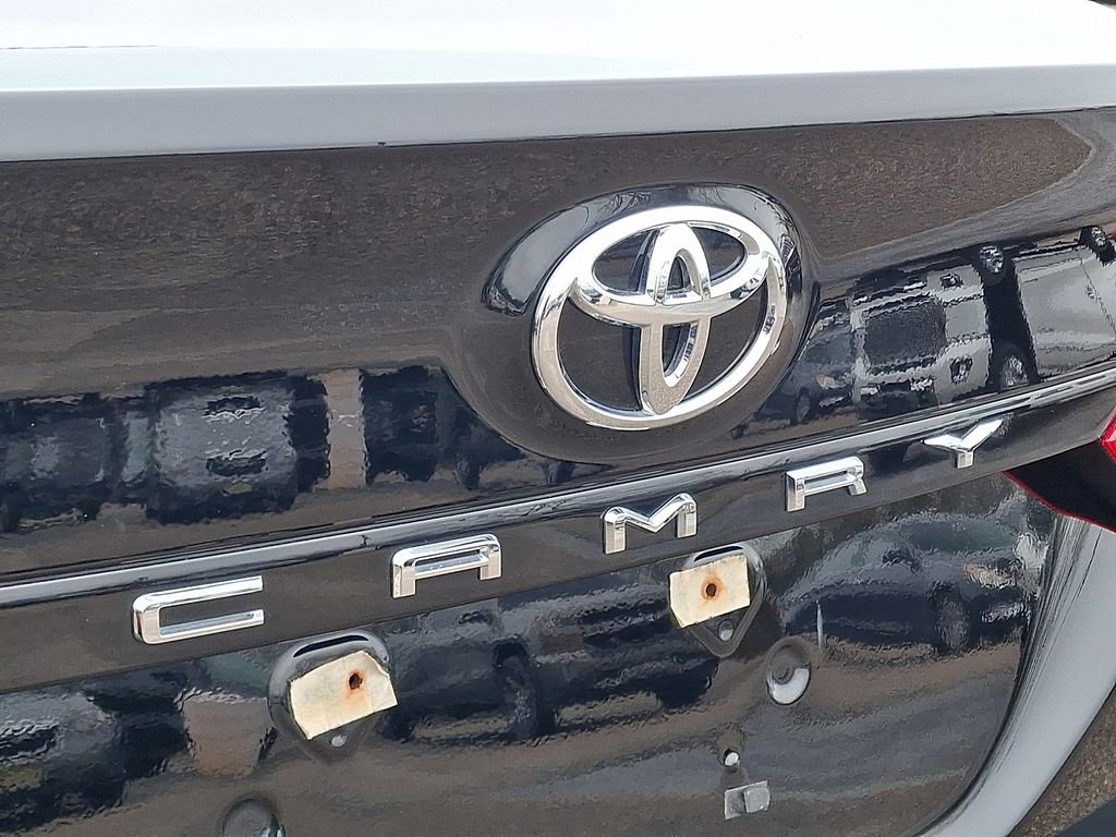 Used 2021 Toyota Camry LE image 30