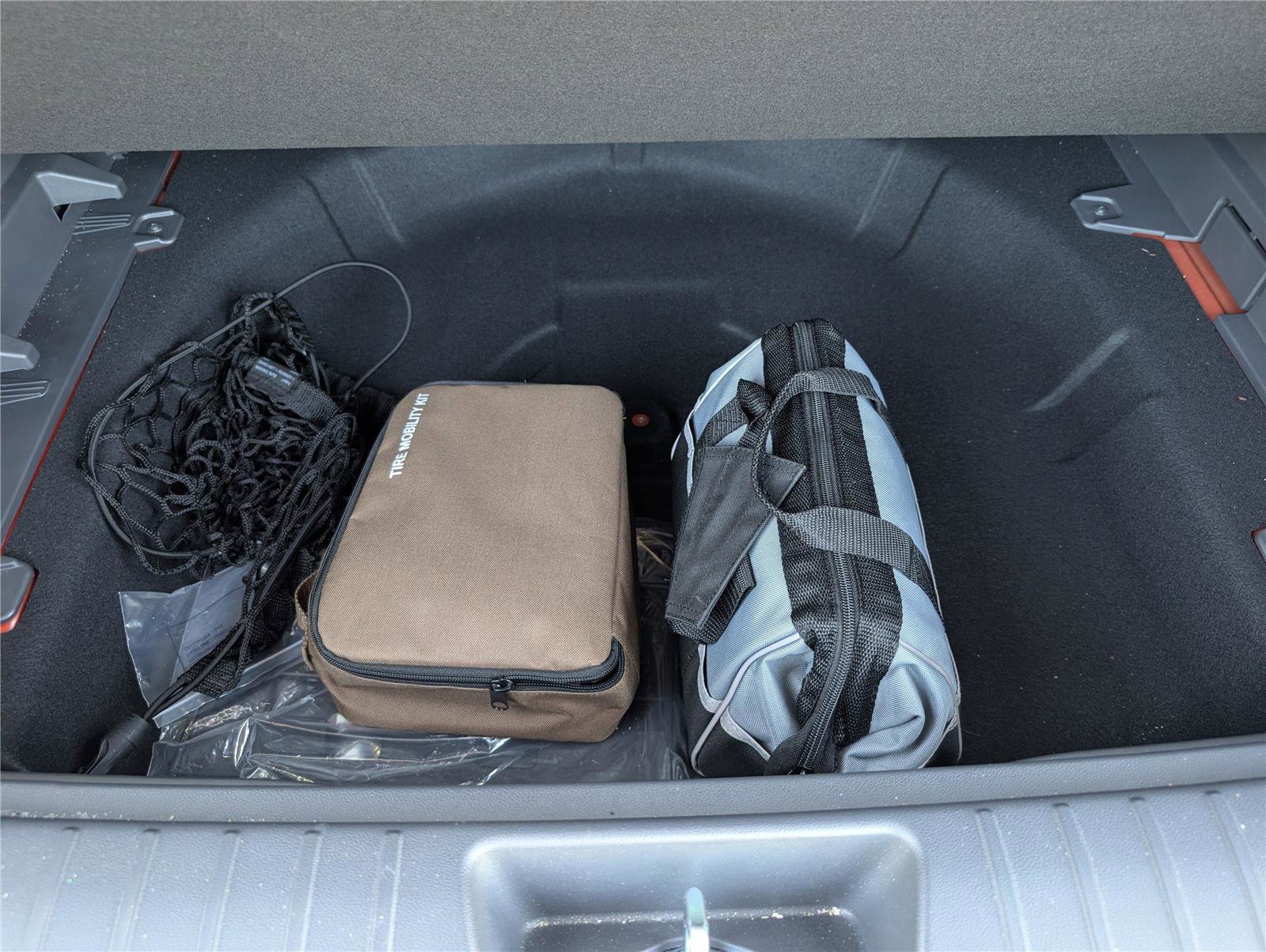 Used 2024 Hyundai Kona Limited image 38