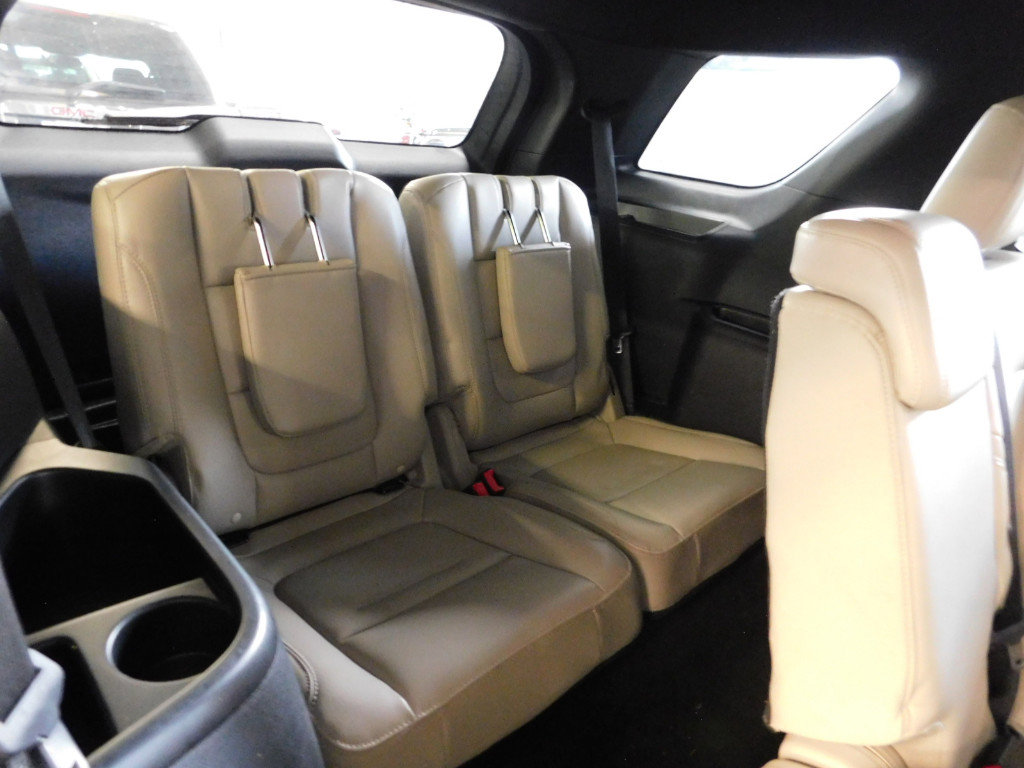 Used 2018 Ford Explorer XLT w/ Equipment Group 202A image 13