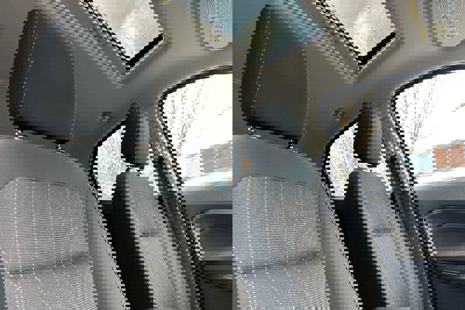 Used 2021 Ford EcoSport SE w/ SE Convenience Package image 17