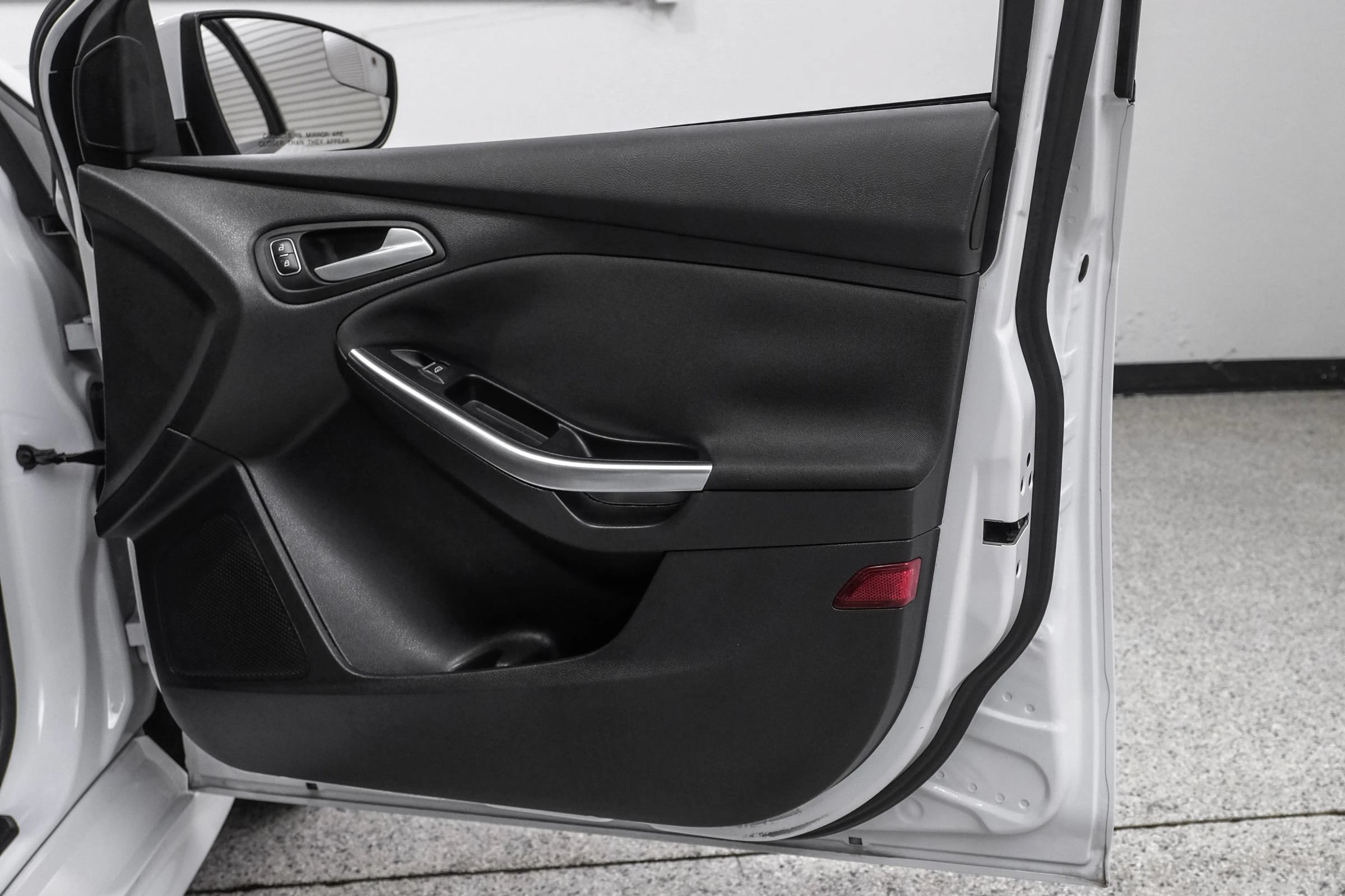 Used 2017 Ford Focus ST FWD image 43