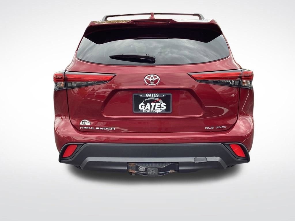 Used 2021 Toyota Highlander XLE AWD/4WD image 9