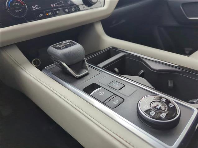 Used 2023 Nissan Pathfinder SL image 13